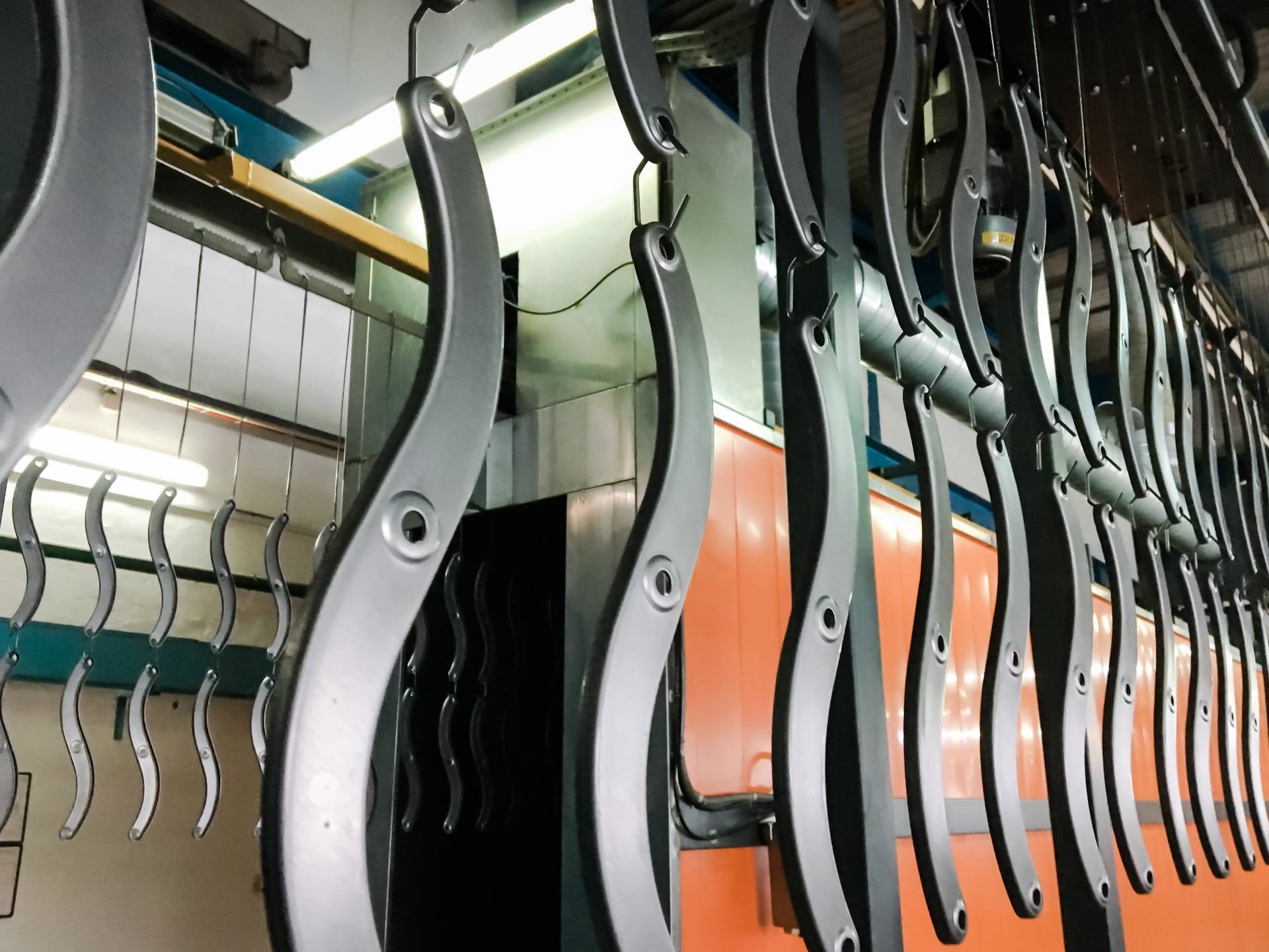 רמפלט - ציפוי מתכות וצבע בתנור